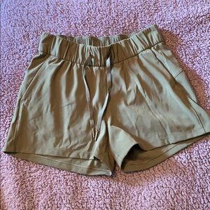 LULULEMON ON THE FLY SHORTS